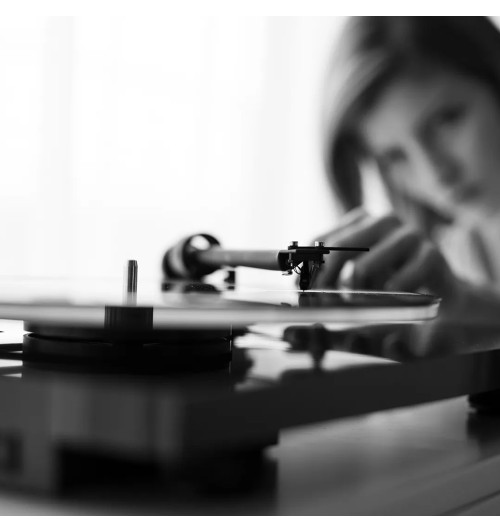 Pro-Ject T1 EVO - Gramofon z wkładką Ortofon OM10