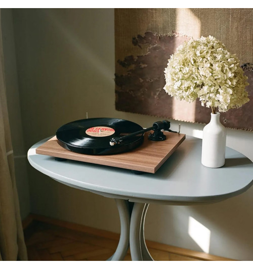 Pro-Ject E1 Phono - Gramofon z przedwzmacniaczem i wkładką AT3600L
