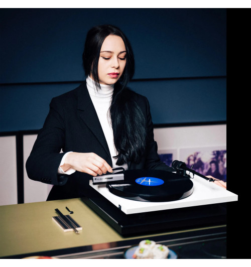 Pro-Ject E1 Phono - Gramofon z przedwzmacniaczem i wkładką AT3600L