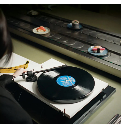 Pro-Ject E1 Phono - Gramofon z przedwzmacniaczem i wkładką AT3600L