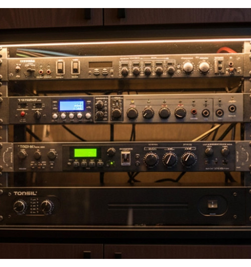 Tonsil PA-4100 - Profesjonalna 4-kanałowa końcówka mocy / wzmacniacz PA