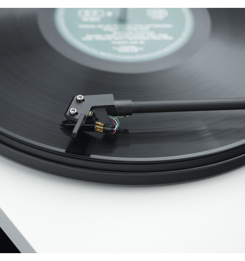 Pro-Ject Primary E - Gramofon manualny z napędem paskowym i wkładką Ortofon
