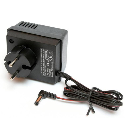 Tomanek TM300-18D  – stabilizowany zasilacz 18V DC do efektu gitarowego