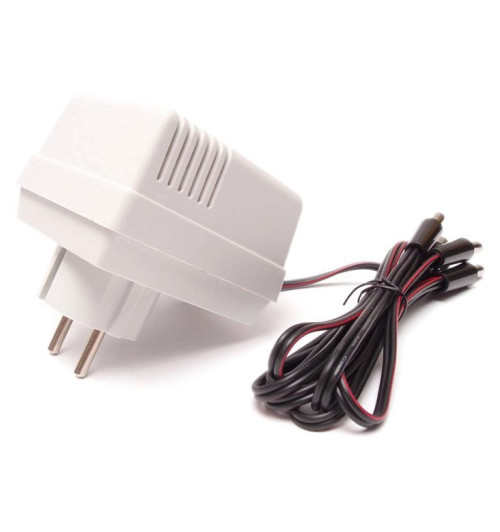 Tomanek TM700-9DW  – stabilizowany zasilacz 9V DC do 4 efektów gitarowych