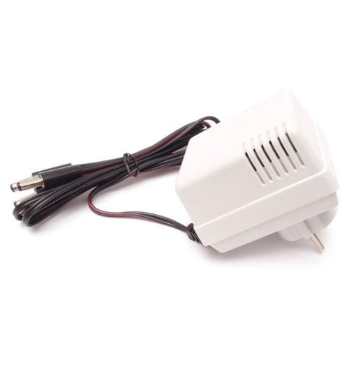 Tomanek TM700-9DW  – stabilizowany zasilacz 9V DC do 4 efektów gitarowych