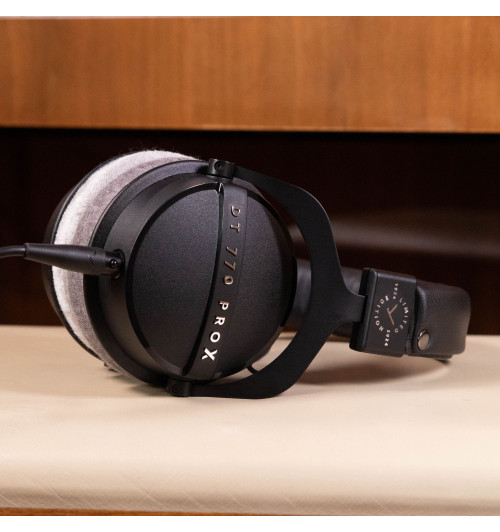 Beyerdynamic DT 770 Pro X Limited Edition - Wokółuszne zamknięte słuchawki studyjne 48 Ohm