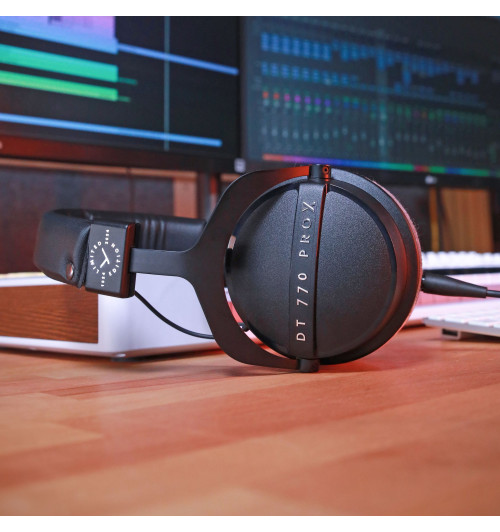 Beyerdynamic DT 770 Pro X Limited Edition - Wokółuszne zamknięte słuchawki studyjne 48 Ohm