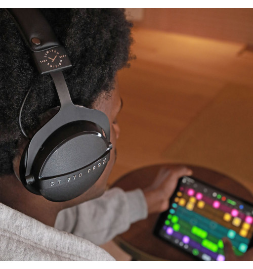 Beyerdynamic DT 770 Pro X Limited Edition - Wokółuszne zamknięte słuchawki studyjne 48 Ohm