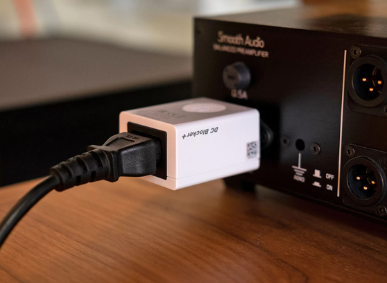 iFi Audio SilentPower DC Blocker+ - cecha 1