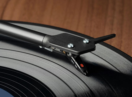 Pro-ject E1- cecha 1