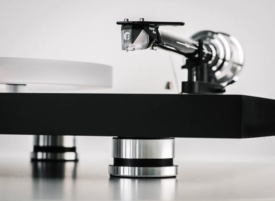Pro-Ject Debut Reference 10 - cecha 1