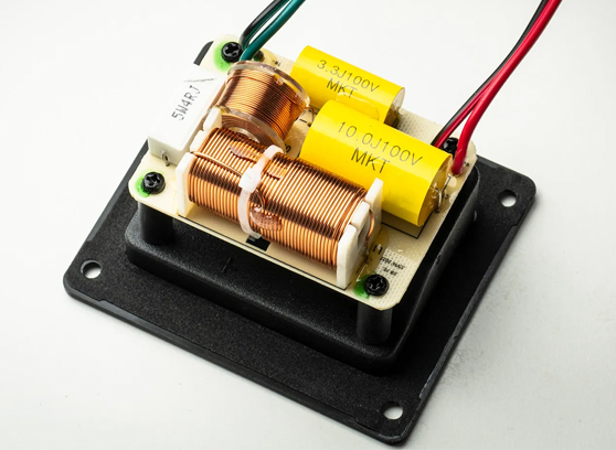 Pro-Ject Speaker Box 5 E Carbon - cecha 2