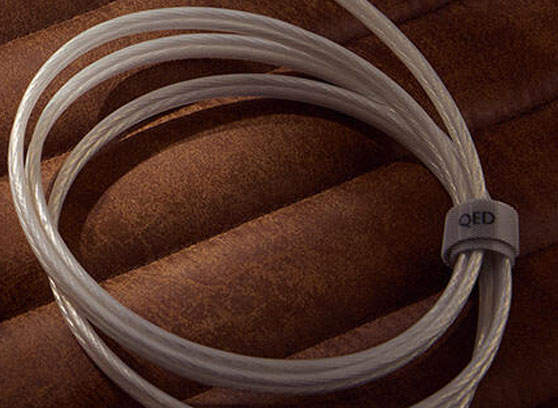 QED Performance Speaker Cable – cecha 2