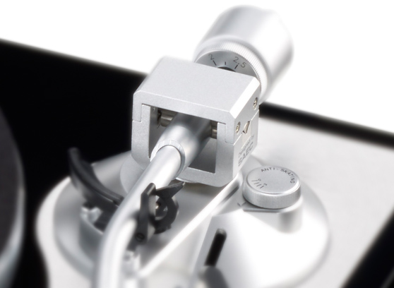 TEAC TN-4D - cecha 3